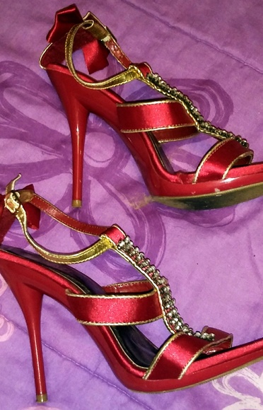 Pumps - Picture 2 of 5